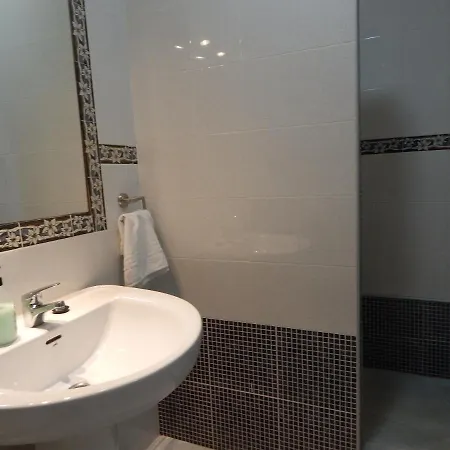 Garcia Lorca,solo Familia Y Parejas